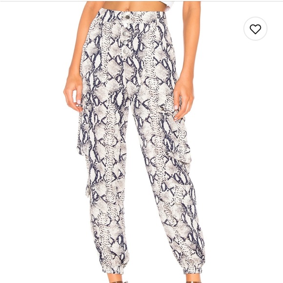 Python print Cypress Pant from Revolve size Large. Cargo/jogger style. New! - Picture 3 of 5